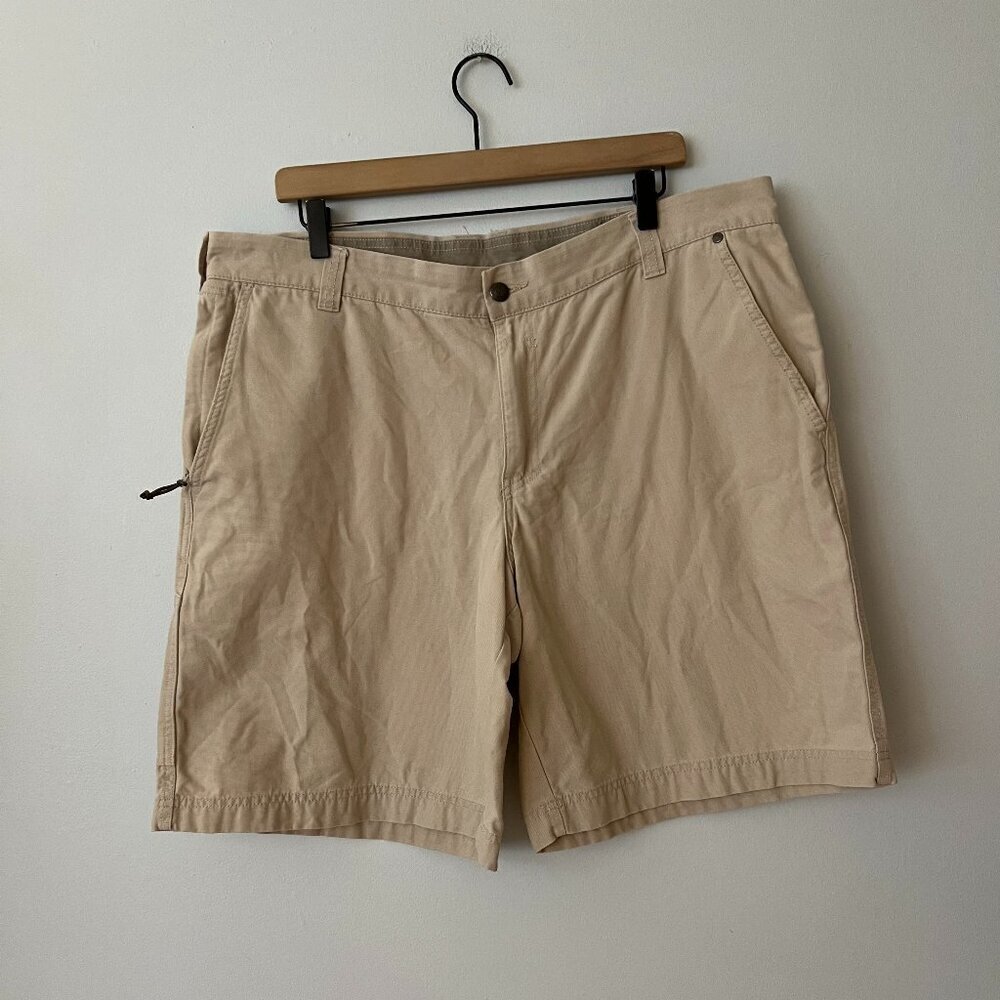 Columbia Khaki Shorts 10" Men's Size 38